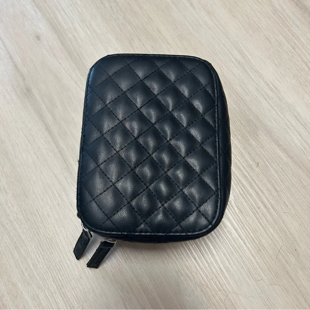 Trish McEvoy Makeup Planner Binder Black Quilted Zip Around